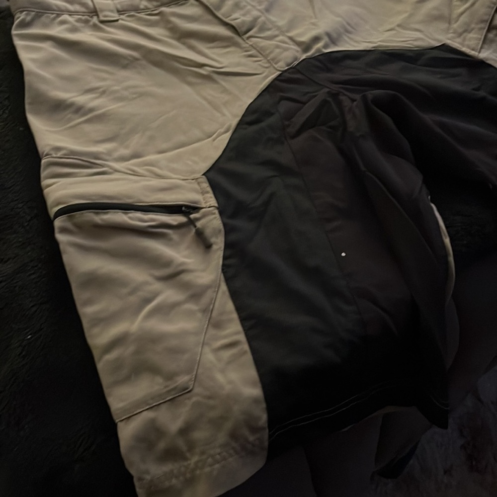 Oakley Riding Shorts - Picture 2 of 8